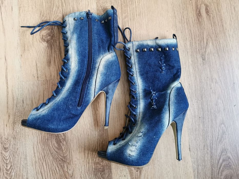 Дамски дънкови боти