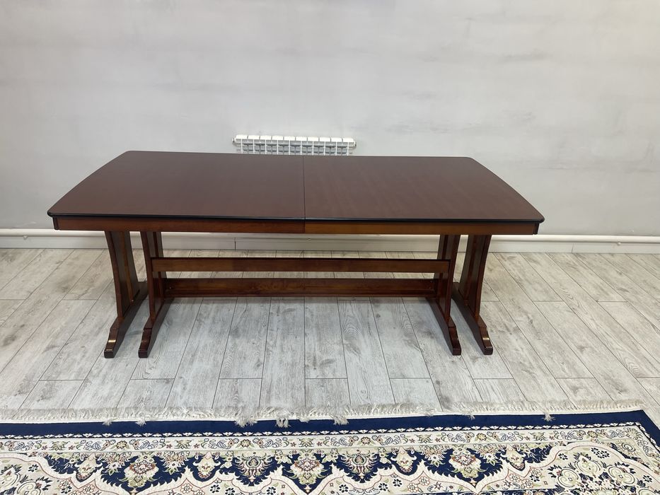 Стол в гостиную.