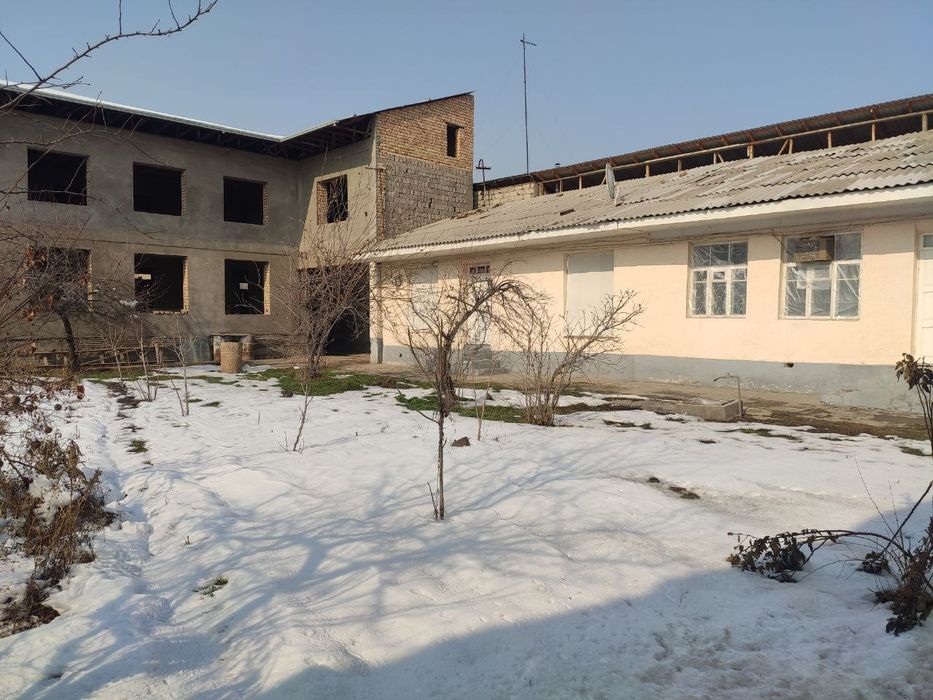 Yer narxida hovli sotiladi