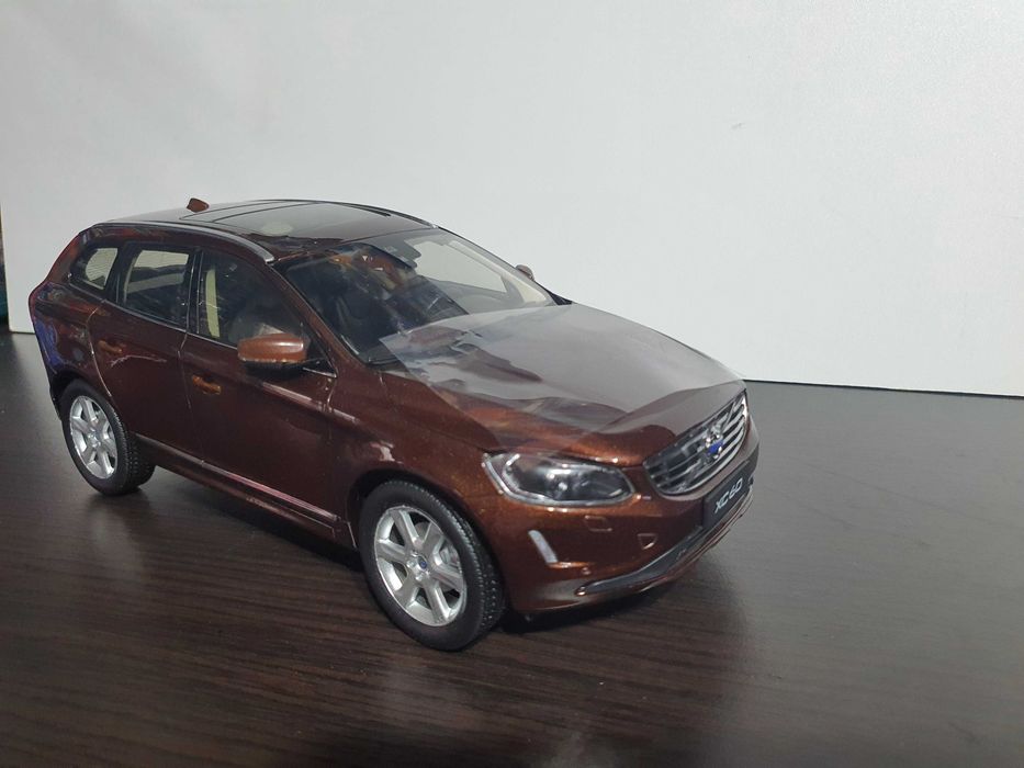 Умален модел VOLVO XC60 мащаб 1:18 Volvo dfdfhh