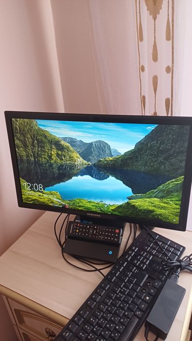 Kompyuter sotiladi samsung