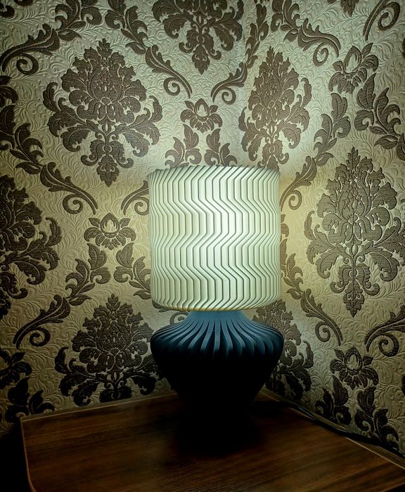 Продаю светильники новые!