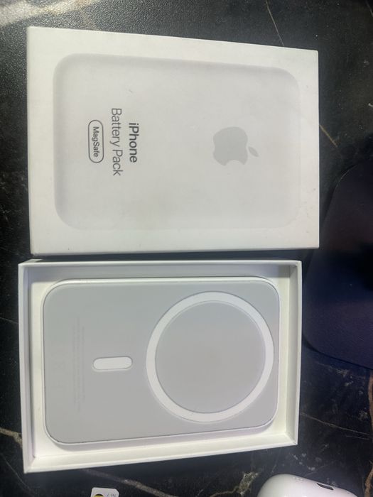 Продам Оригинальный Повербанк от Apple