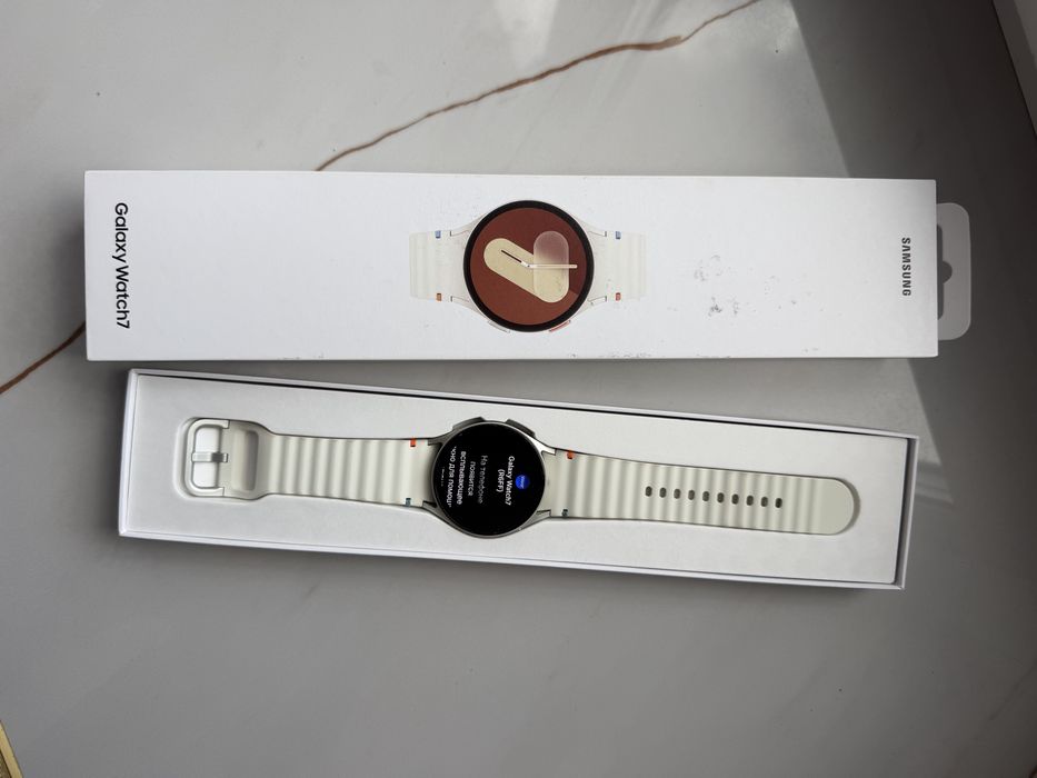 Продаются смарт часы самсунг watch 7