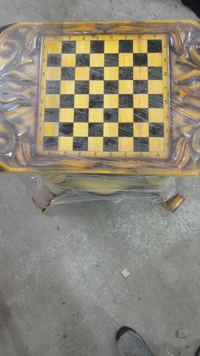 Шахматный стол + 2 стула
