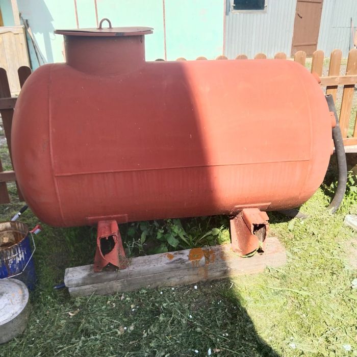 Продам бочку 1 куб