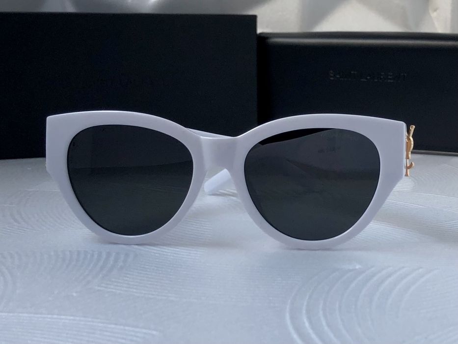 Бели дамски слънчеви очила котка