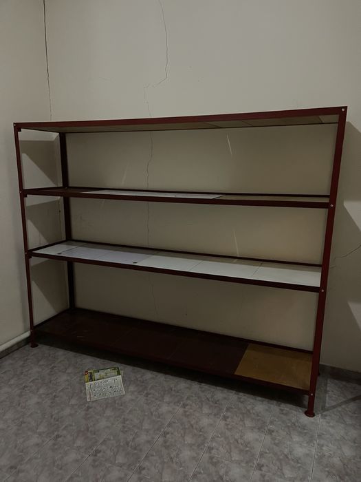 Полка для склада в доме