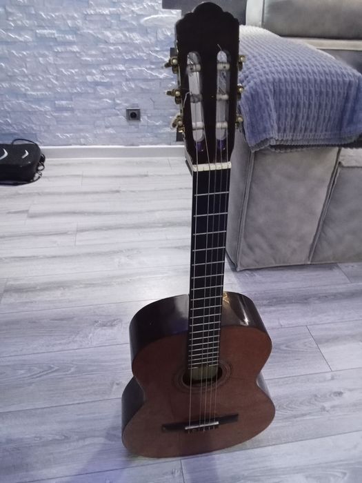 Гитара акустическая