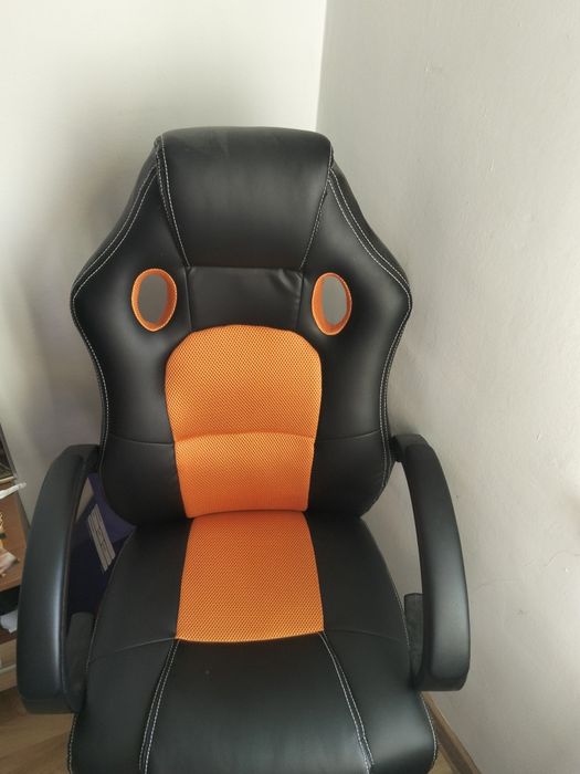 Vând Scaun gaming