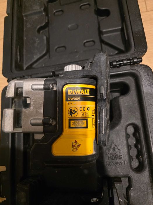 Лазерен нивелир Девалт Dewalt DW089