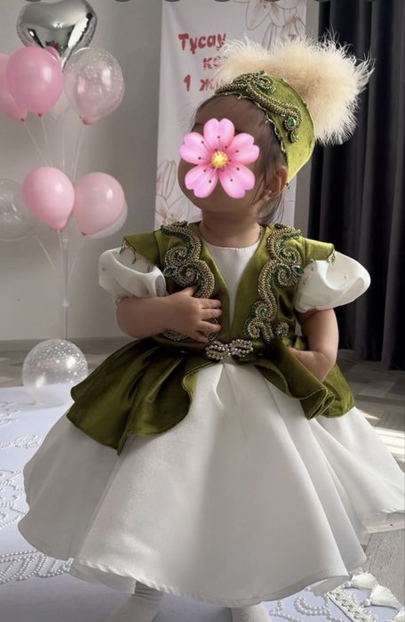 Продам платья и кажекей для девочек