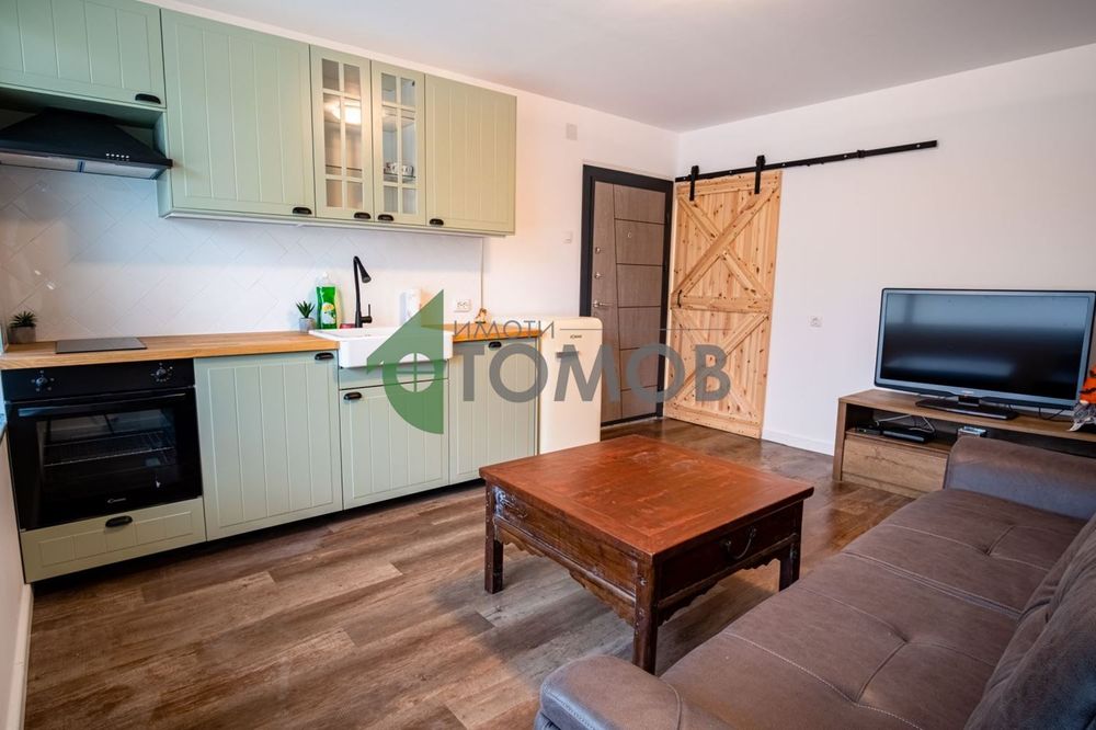 Напълно обзаведен двустаен апартамент в района на Алеи Възраждане