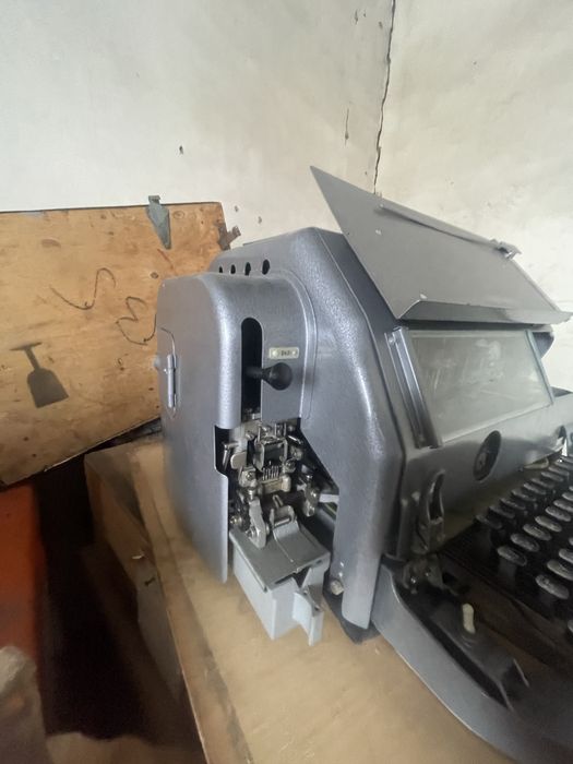 Продам печатную машину много штук и приборы СССР