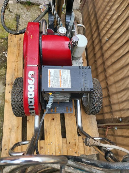 Pompa de gletuit , zugrăvit mixta Titan 6900 DI Plus