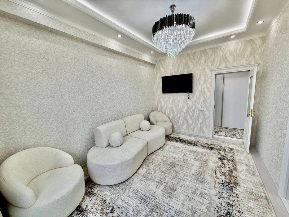 Шошилинч люкс квартира сотилади 2 хона 52м²  8 этаж поворот самсунг