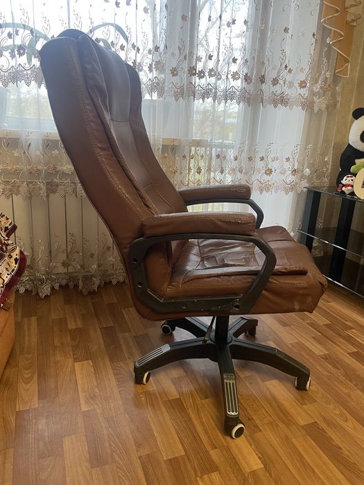 Кресло офисное продаю