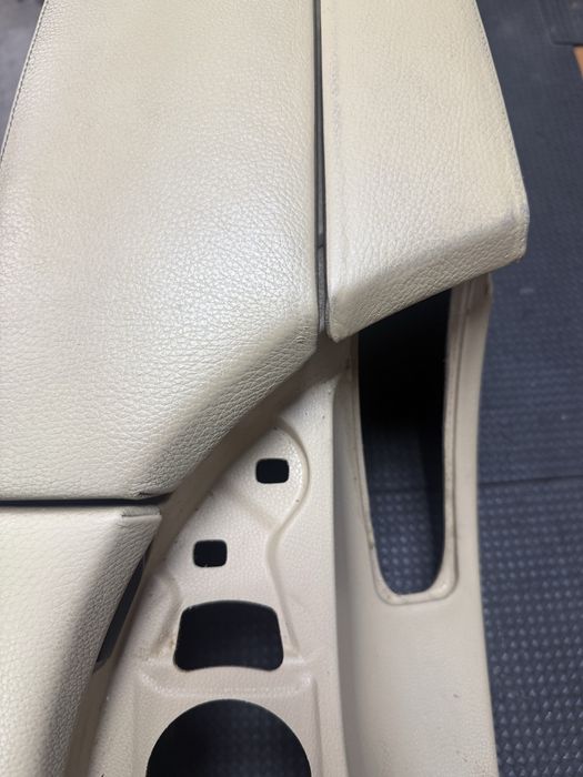 Бежав подлакътник БМВ Е61 Е61 фейс