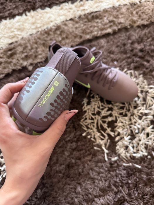 ghete de fotbal Nike pentru copii