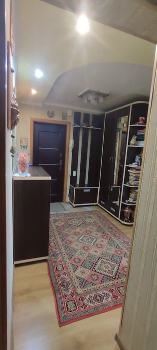 Продам трёхкомнатную квартиру