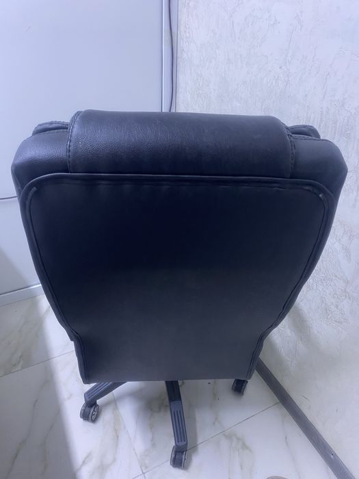 Продается кожанное кресло