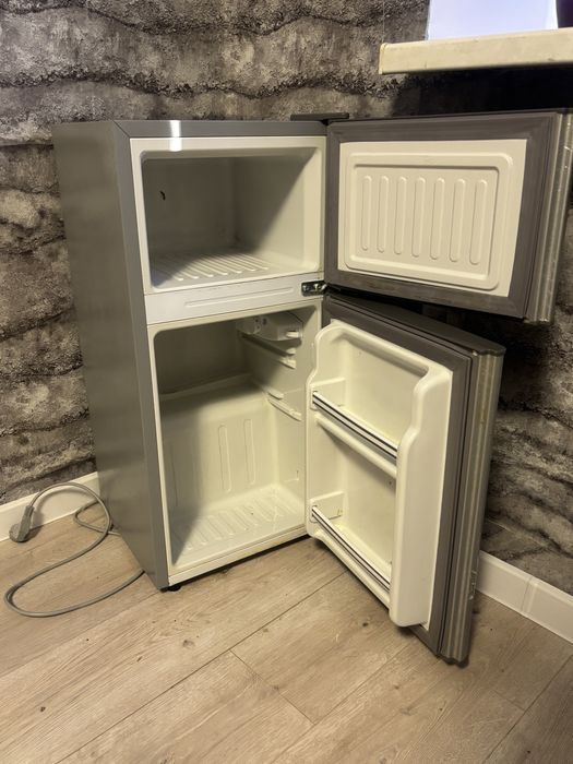 Холодильник маленький