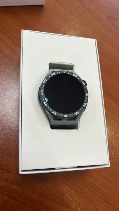 Нов Смарт часовник Huawei watch gt 3 se