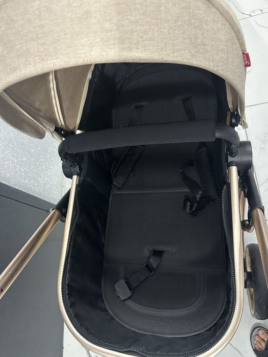 Детская коляска 2 в 1 (прогулочная и люлька)