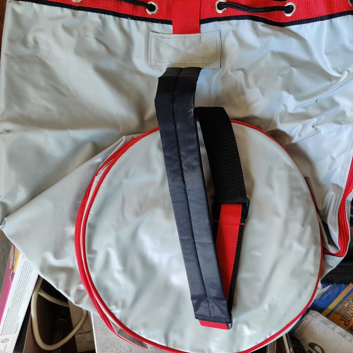 Нова влагоустойчива раница сак. Подходяща за бански, мокри кърпи и др.