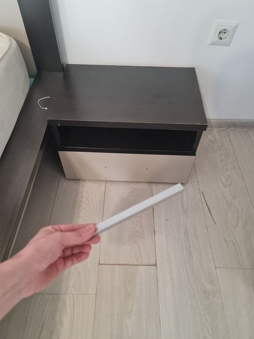 Mobilier dormitor, 2 noptiere, 4 etajere, 2 dulapuri suspendate, dulap 4 usi cu oglinda