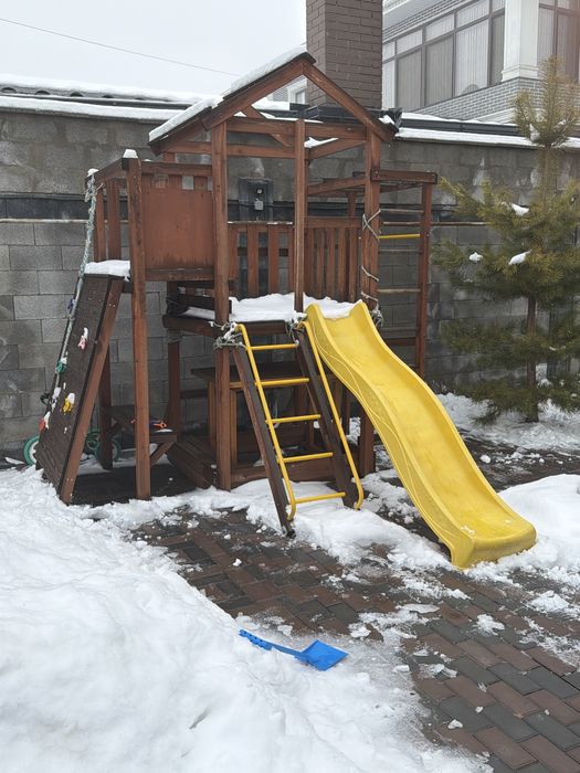 Игровая детская площадка