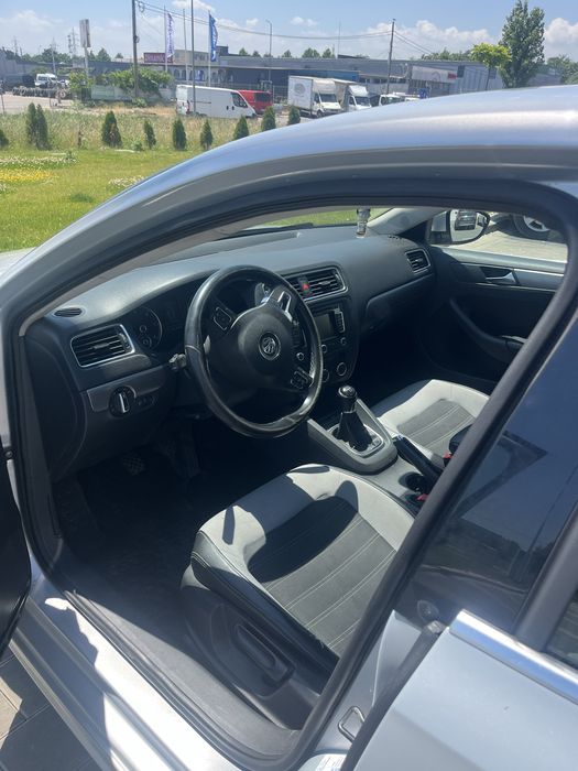 VOLKSWAGEN Jetta 2013 — imagine 5