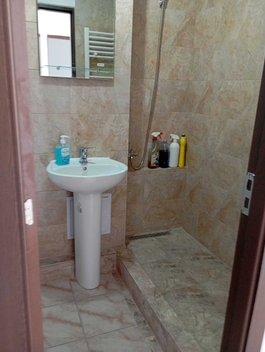 Garsoniera de vânzare