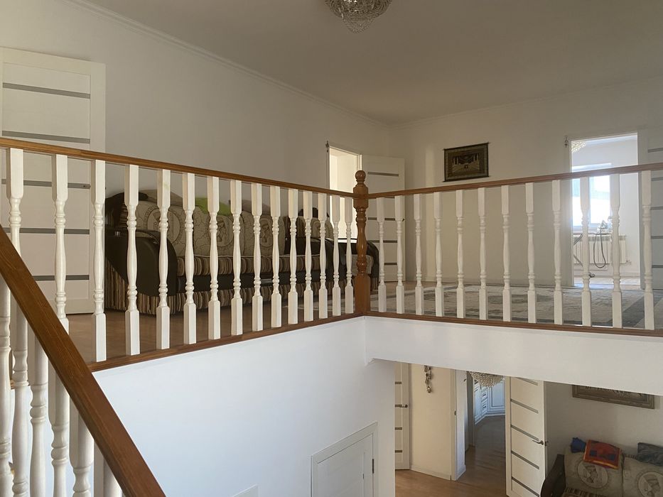 Срочно Продам коттедж в центре.