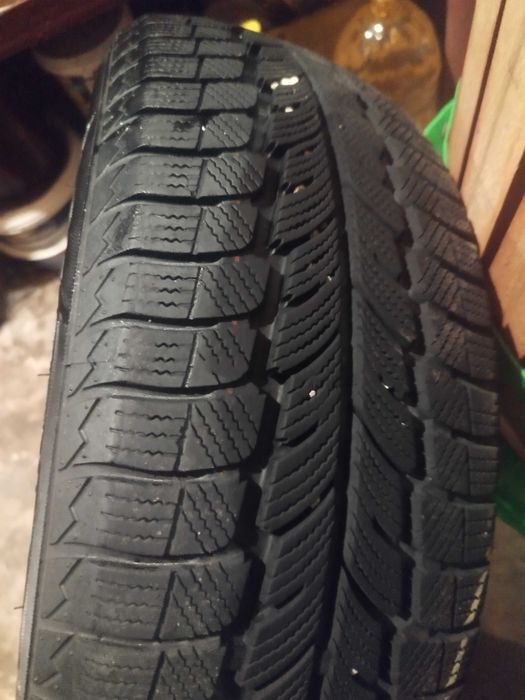 Зимни гуми 2 х 2 вида 185/60 R15