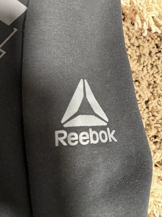Горнище на Reebok