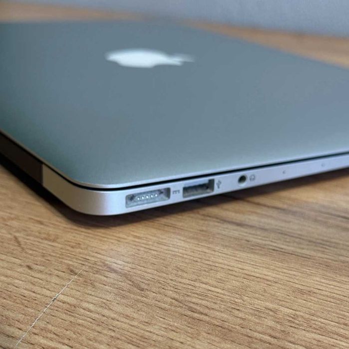 MacBook Air 13 2017 Intel Core i5 SSD 128GB RAM 8GB Silver | TrueGSM