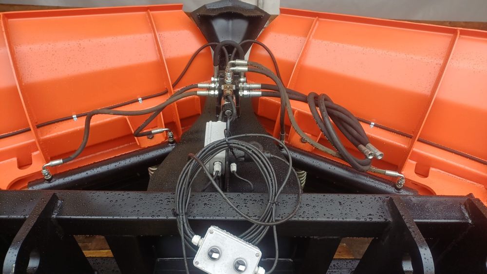 Plug deszăpezire buldoexcavator