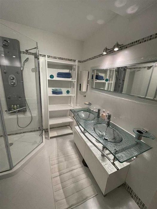 Дава се под наем Двустаен апартамент в Бургас, Славейков - 68 кв.м за 30.6 € - Снимка #1