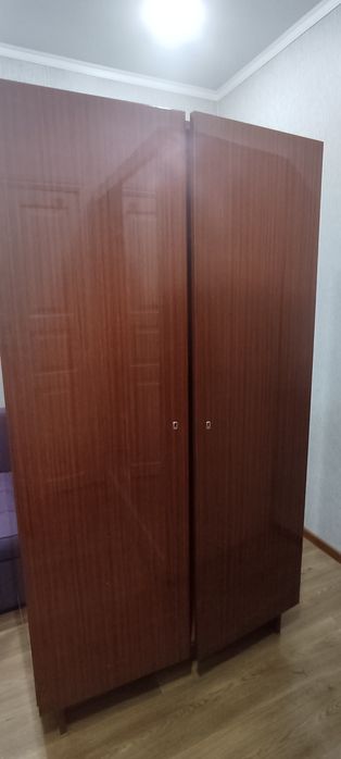 Продам шкаф хороший