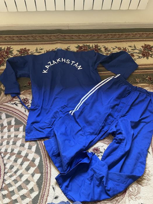 Кимоно  сатылады