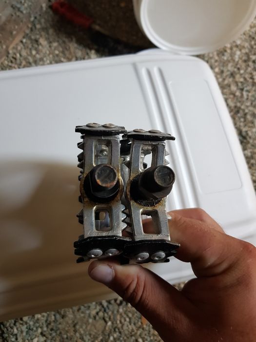 Vand pedale bicicletă!!!