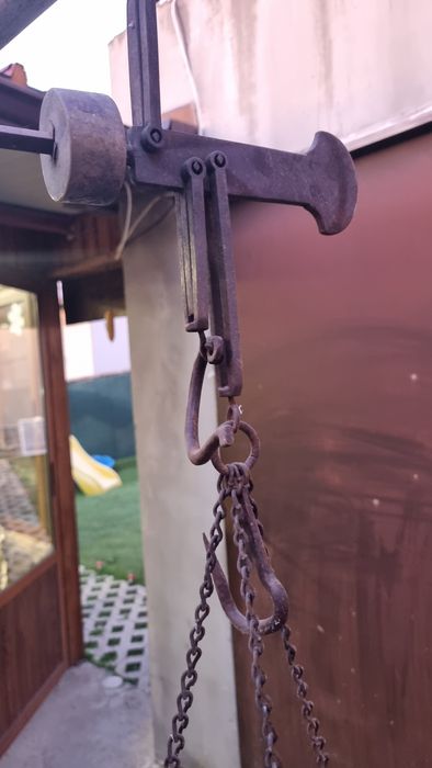 Продавам много стар кантар