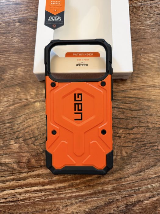 Husa noua UAG Pathfinder iPhone 17 Pro