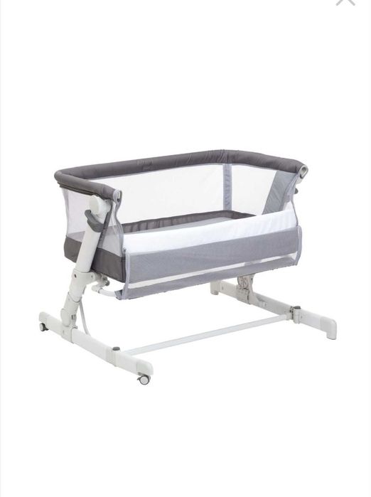 Продавам бебешко сгъваемо легло, почти ново, 4 месеца ползвано, 130 лв