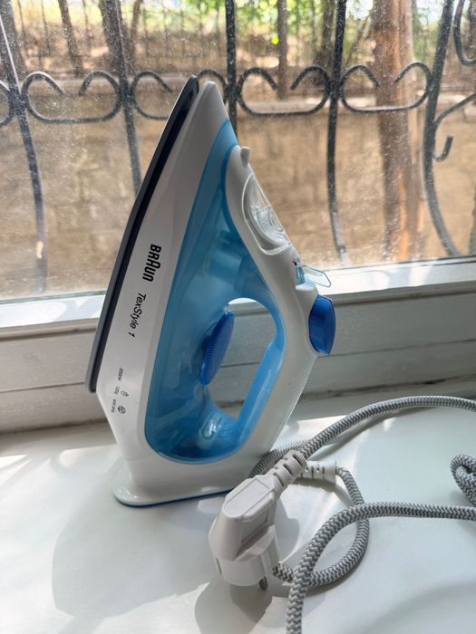 Маленький утюг Braun