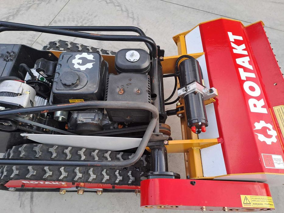 Tocator de vegetatie cu telecomanda si senile 15cp 80cm latime