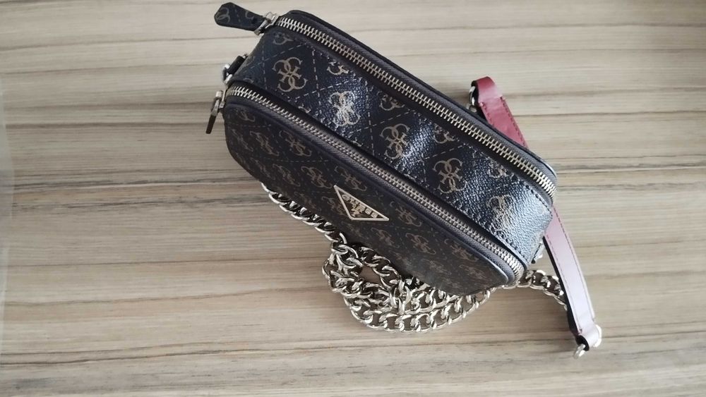 Малка чанта Guess