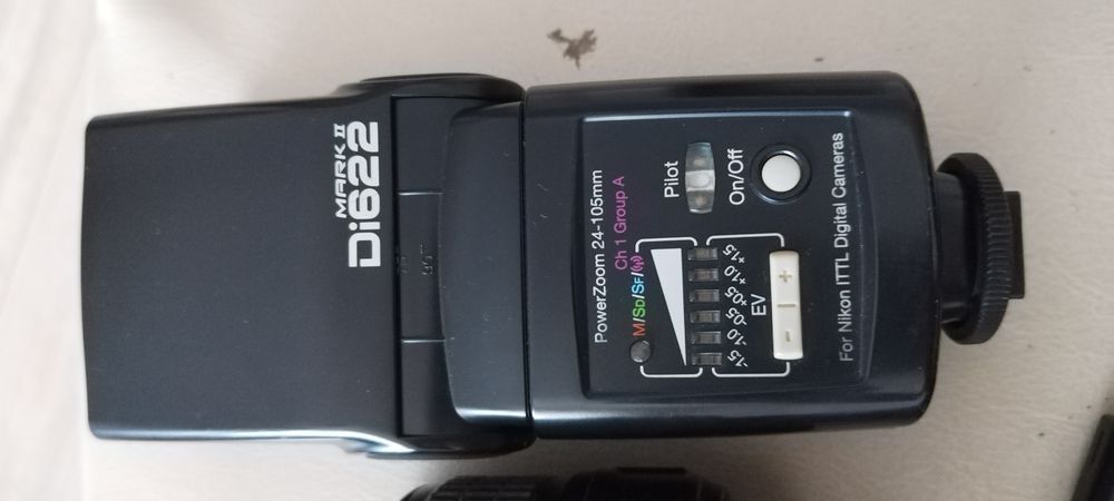 DSLR NIKON D-3100 - pachet complet