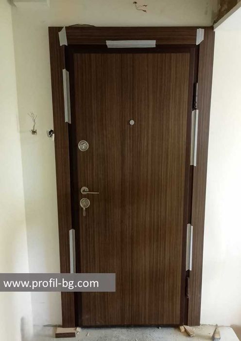 Интериорни Врати и Блиндирани Врати